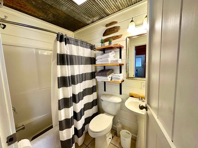 144 Hollie Lane, Mountain View, AR 72556