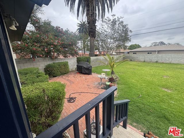 9520 S 2nd Avenue, Inglewood, CA 90305