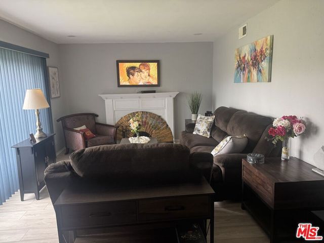 9520 S 2nd Avenue, Inglewood, CA 90305