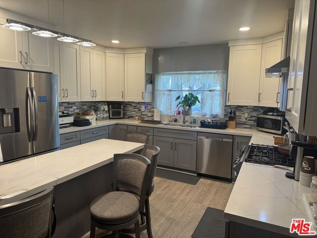 9520 S 2nd Avenue, Inglewood, CA 90305