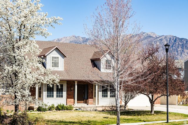 2543 E CLIFF SWALLOW DR, Sandy, UT 84093