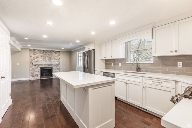 2543 E CLIFF SWALLOW DR, Sandy, UT 84093