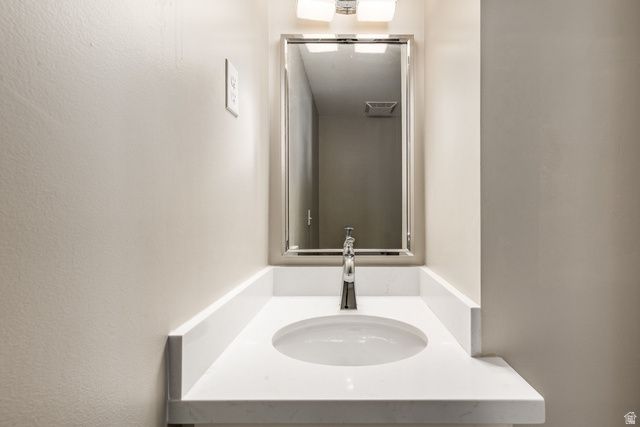 2543 E CLIFF SWALLOW DR, Sandy, UT 84093