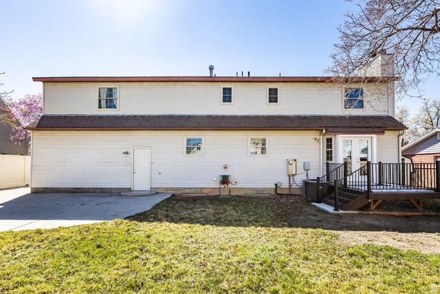 2543 E CLIFF SWALLOW DR, Sandy, UT 84093