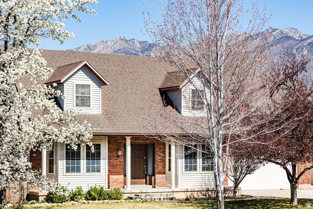 2543 E CLIFF SWALLOW DR, Sandy, UT 84093