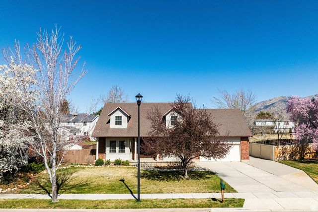 2543 E CLIFF SWALLOW DR, Sandy, UT 84093