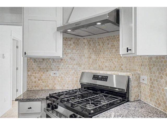 1555 N Monroe Ave, Loveland, CO 80538