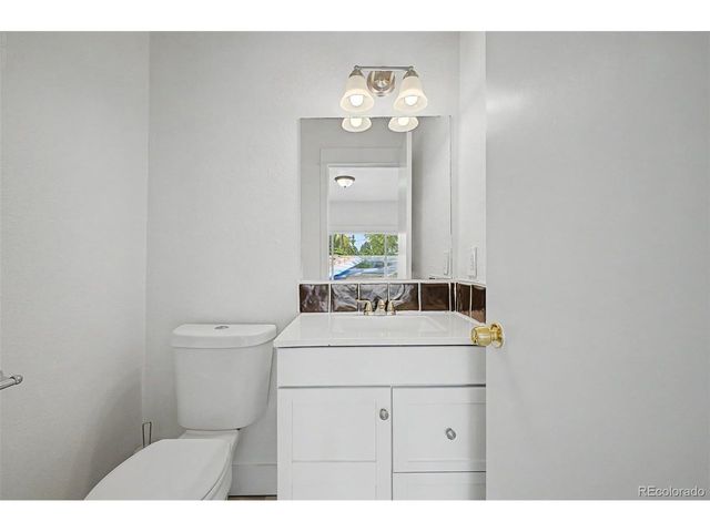 1555 N Monroe Ave, Loveland, CO 80538