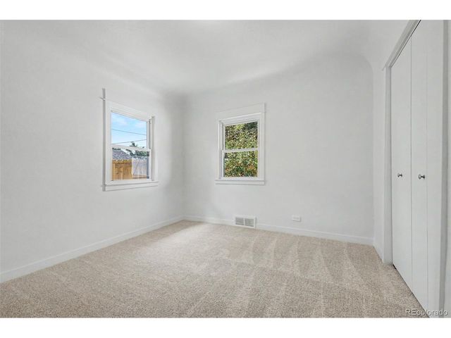 1555 N Monroe Ave, Loveland, CO 80538