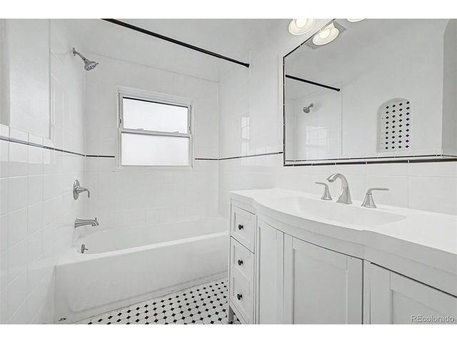 1555 N Monroe Ave, Loveland, CO 80538