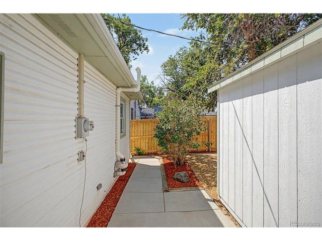 1555 N Monroe Ave, Loveland, CO 80538