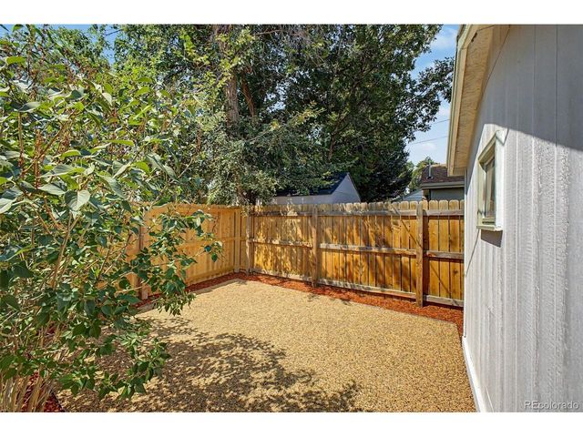 1555 N Monroe Ave, Loveland, CO 80538
