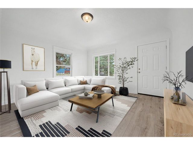 1555 N Monroe Ave, Loveland, CO 80538