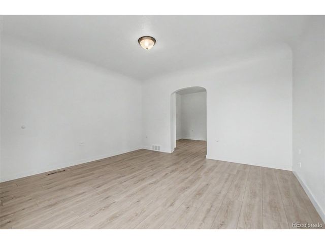1555 N Monroe Ave, Loveland, CO 80538
