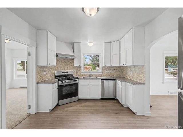 1555 N Monroe Ave, Loveland, CO 80538