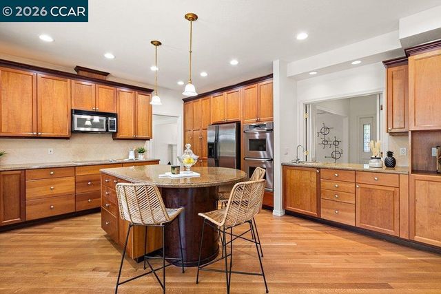 306 Maverick Ct, Lafayette, CA 94549