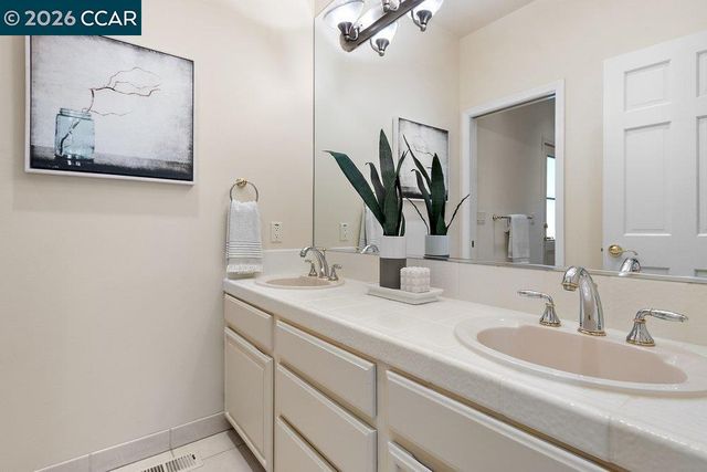 306 Maverick Ct, Lafayette, CA 94549