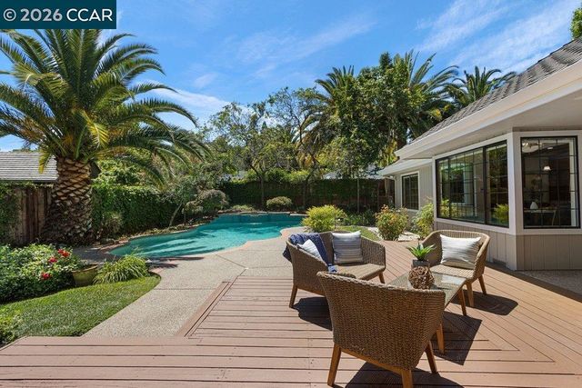 306 Maverick Ct, Lafayette, CA 94549