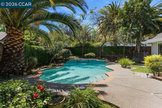306 Maverick Ct, Lafayette, CA 94549