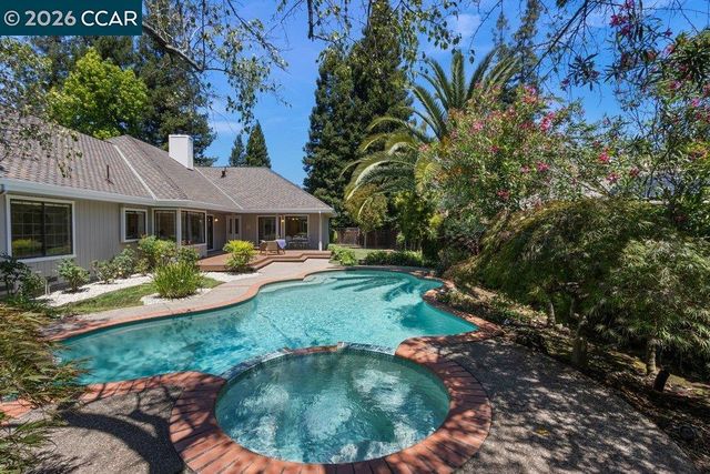 306 Maverick Ct, Lafayette, CA 94549