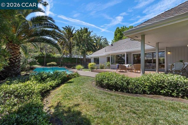 306 Maverick Ct, Lafayette, CA 94549