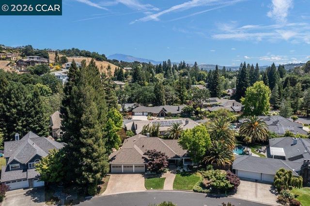 306 Maverick Ct, Lafayette, CA 94549