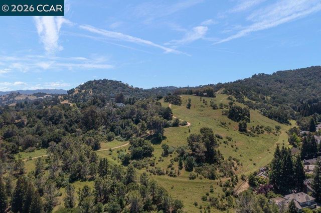 306 Maverick Ct, Lafayette, CA 94549