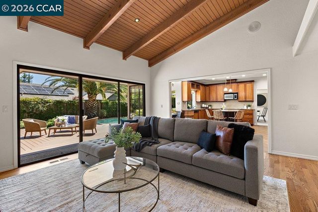 306 Maverick Ct, Lafayette, CA 94549