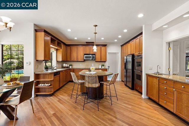 306 Maverick Ct, Lafayette, CA 94549