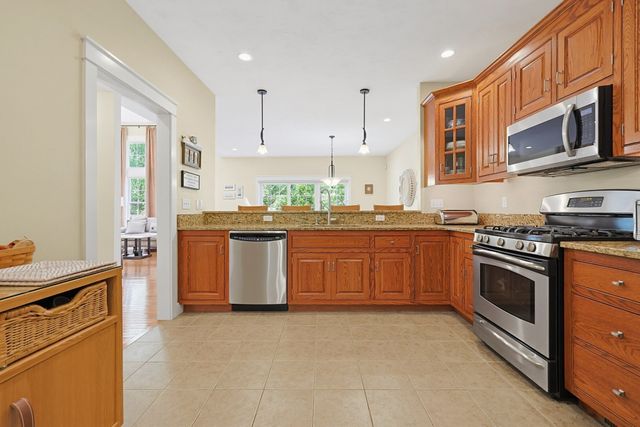 5 Walden Way 5, Milford, MA 01757