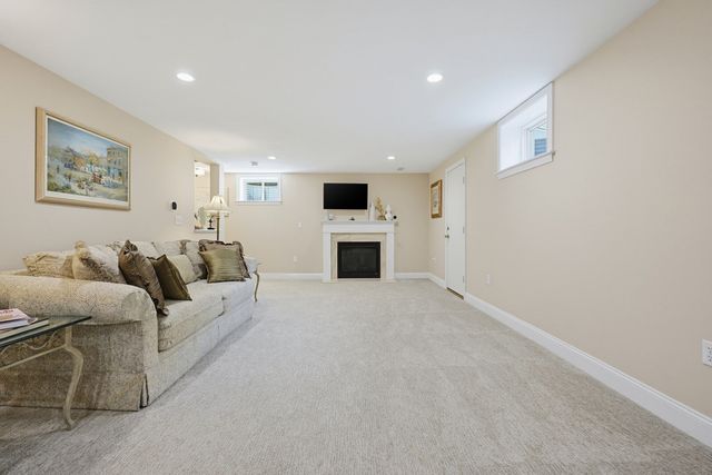 5 Walden Way 5, Milford, MA 01757