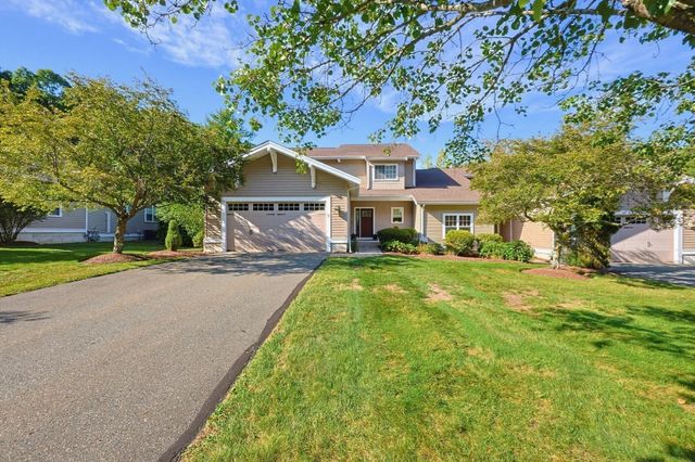 5 Walden Way 5, Milford, MA 01757