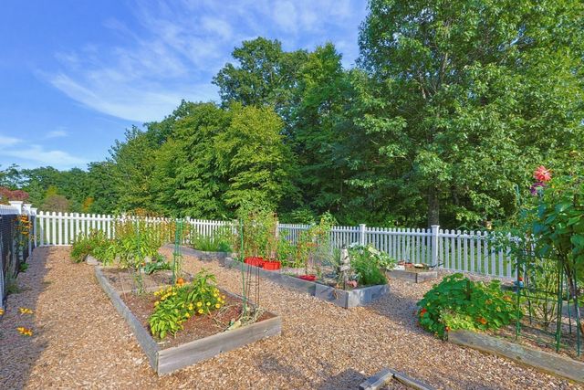 5 Walden Way 5, Milford, MA 01757