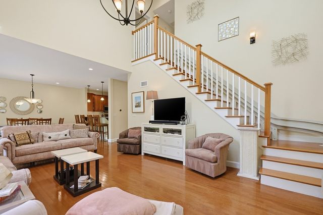 5 Walden Way 5, Milford, MA 01757