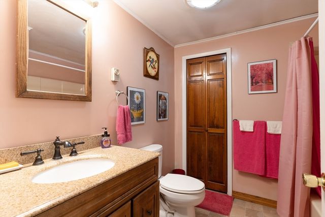 116 Spencer Rd, Oakham, MA 01068