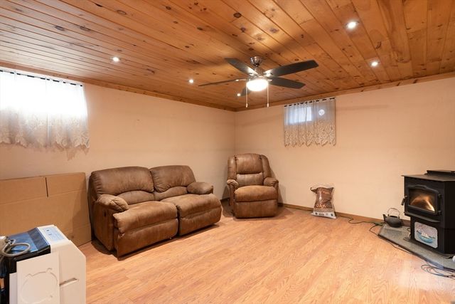 116 Spencer Rd, Oakham, MA 01068