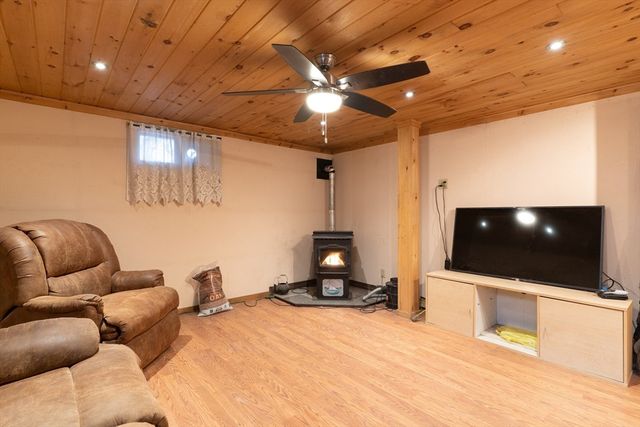 116 Spencer Rd, Oakham, MA 01068