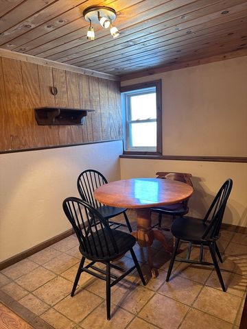 116 Spencer Rd, Oakham, MA 01068