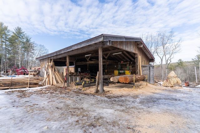 116 Spencer Rd, Oakham, MA 01068