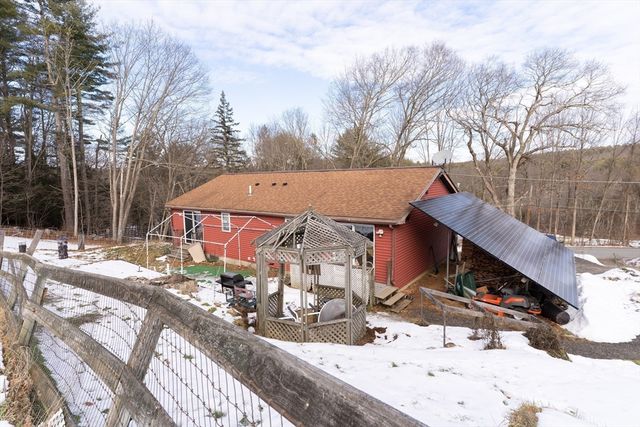 116 Spencer Rd, Oakham, MA 01068