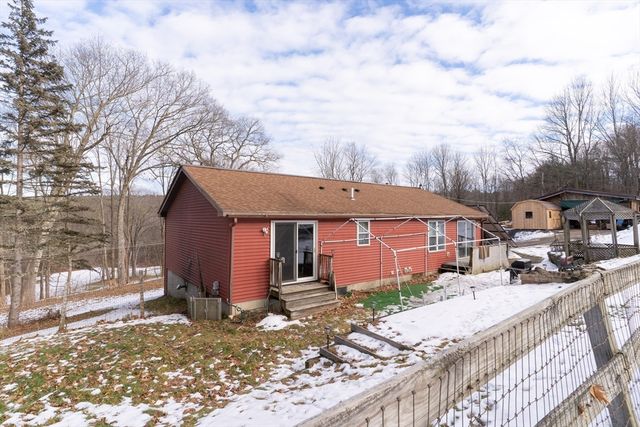 116 Spencer Rd, Oakham, MA 01068