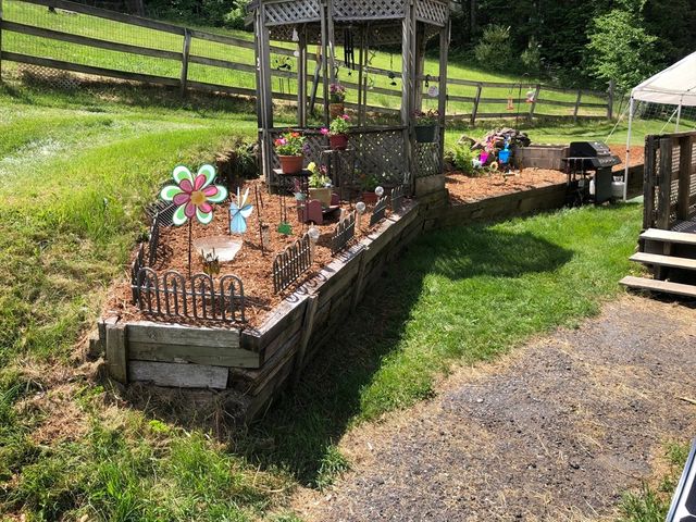 116 Spencer Rd, Oakham, MA 01068