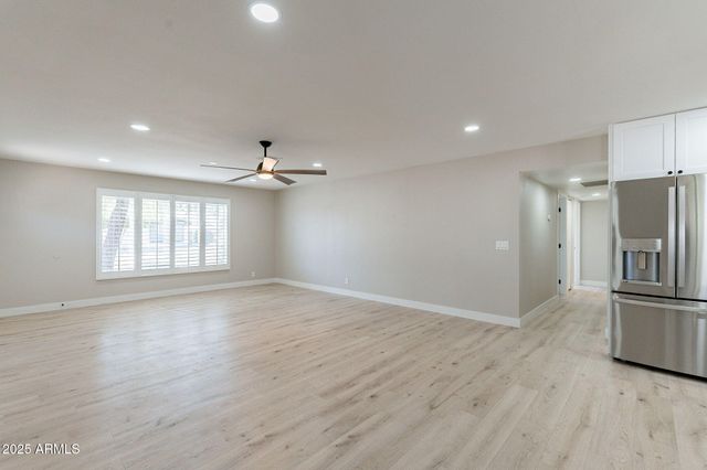 8202 E PICCADILLY Road, Scottsdale, AZ 85251