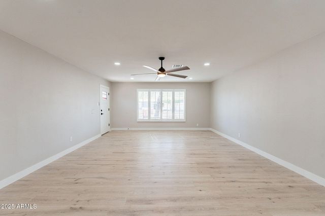8202 E PICCADILLY Road, Scottsdale, AZ 85251