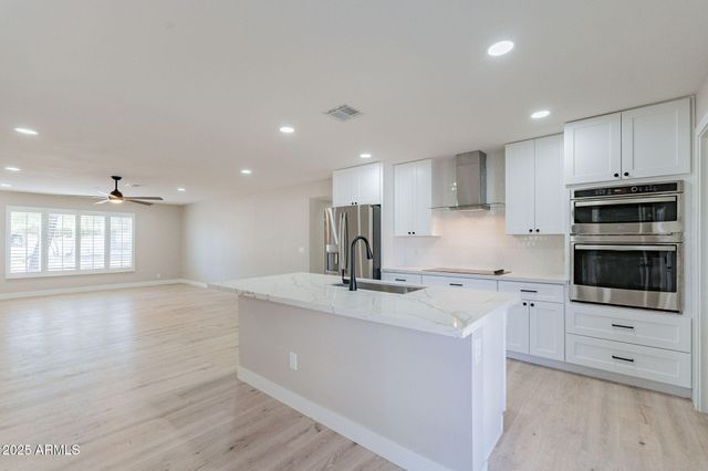8202 E PICCADILLY Road, Scottsdale, AZ 85251