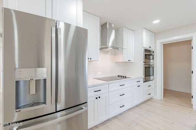 8202 E PICCADILLY Road, Scottsdale, AZ 85251