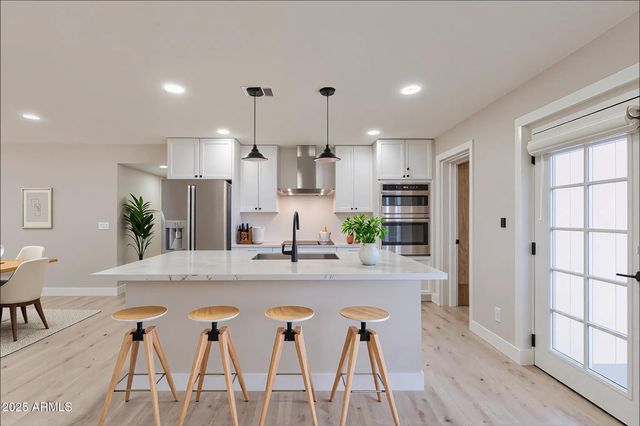 8202 E PICCADILLY Road, Scottsdale, AZ 85251