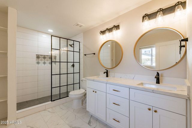 8202 E PICCADILLY Road, Scottsdale, AZ 85251
