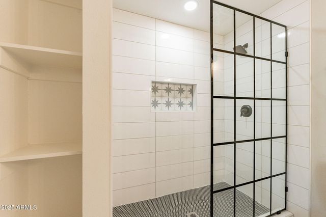 8202 E PICCADILLY Road, Scottsdale, AZ 85251