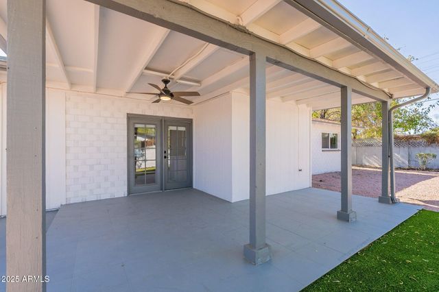 8202 E PICCADILLY Road, Scottsdale, AZ 85251